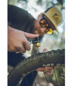 Lezyne Tubeless CO2 Blaster -Billig Cykelvedligeholdelse butik prod191871 Black Gold NE 04